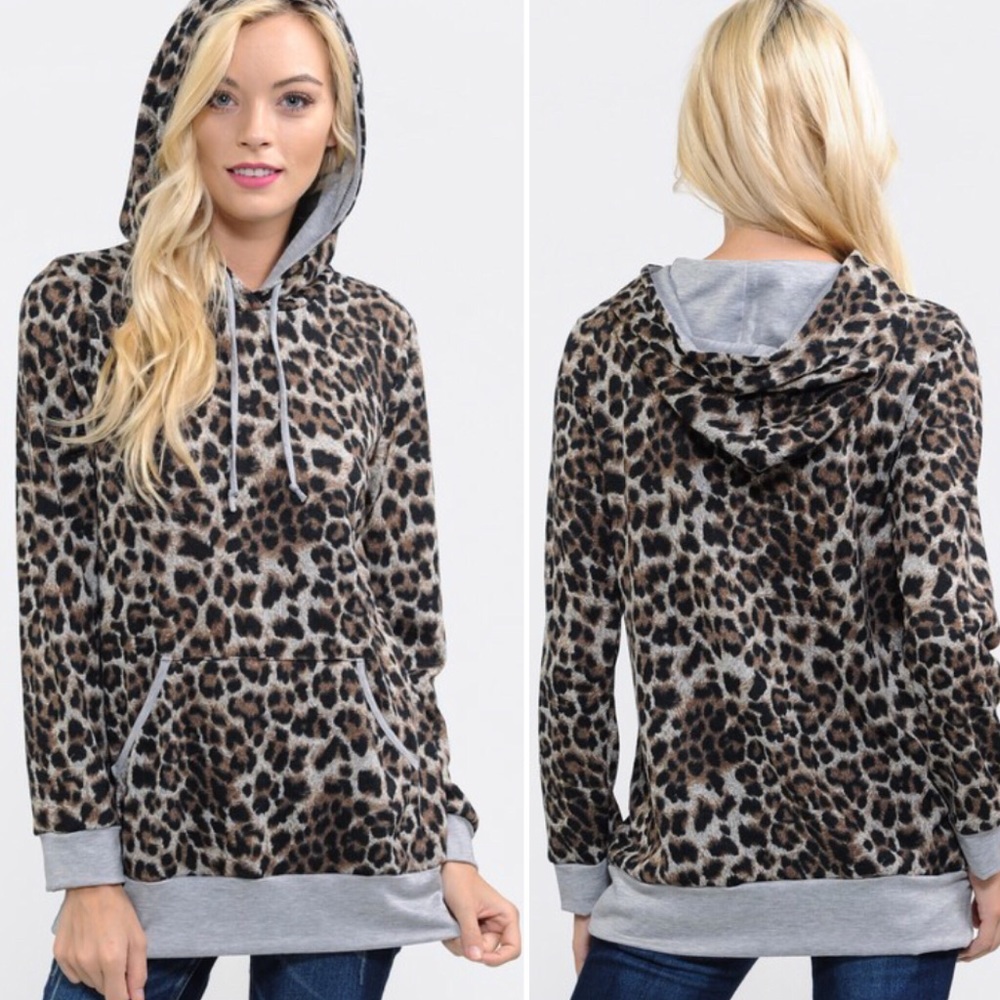 {Plus} Leopard Hoodie - Picture 2 of 8